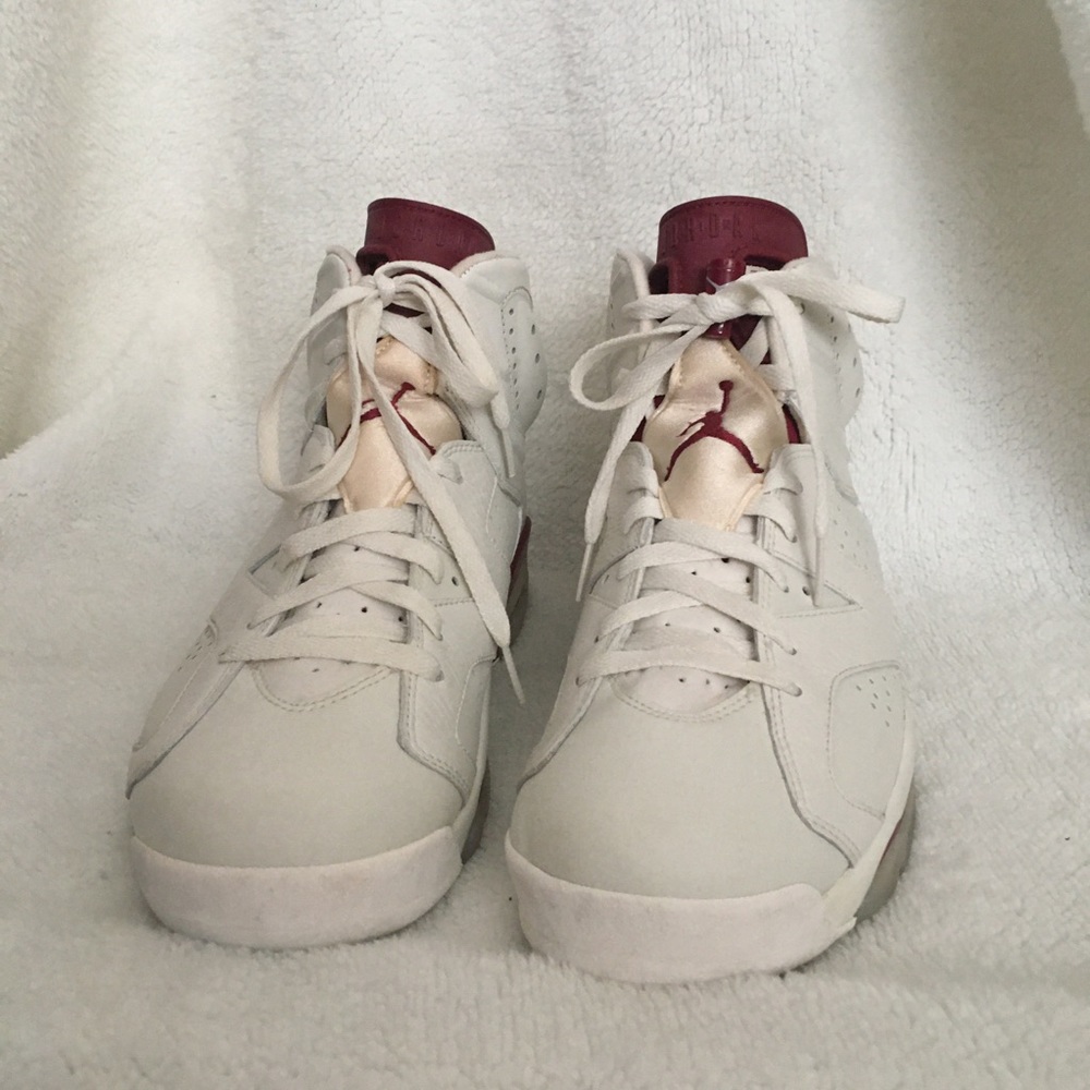 Jordan || 6 Retro Maroon || size 10.5